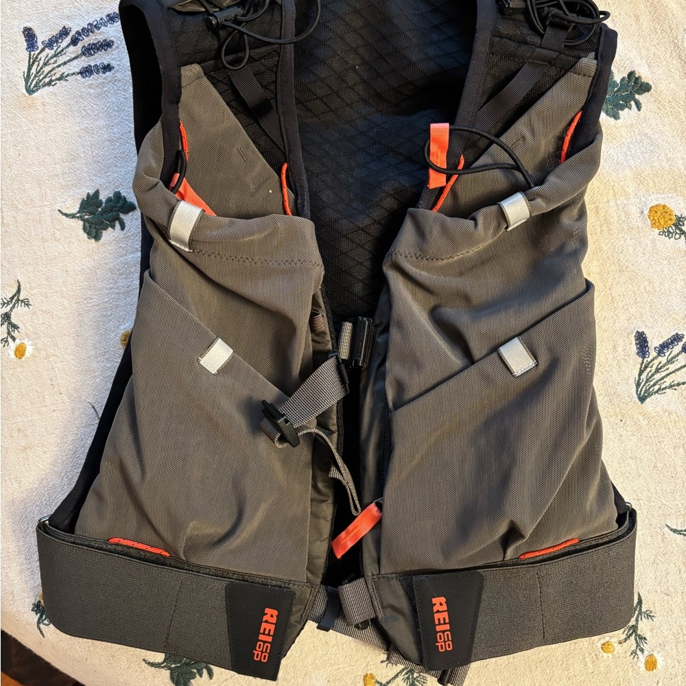 REI Co-op Swiftland TT Hydration Vest